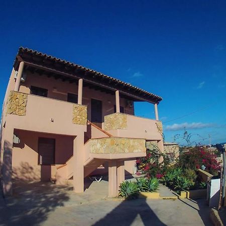 Acqua Marina Residence 兰佩杜萨 外观 照片